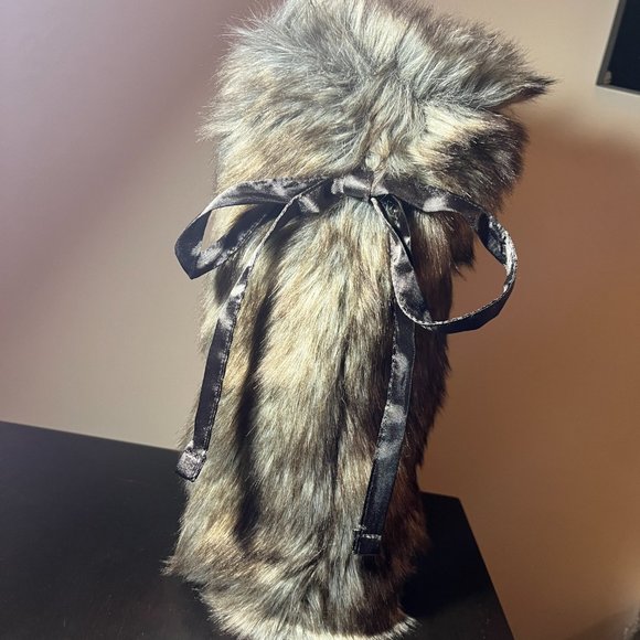 Faux Fur Pottery Barn wine bag - Picture 4 of 7